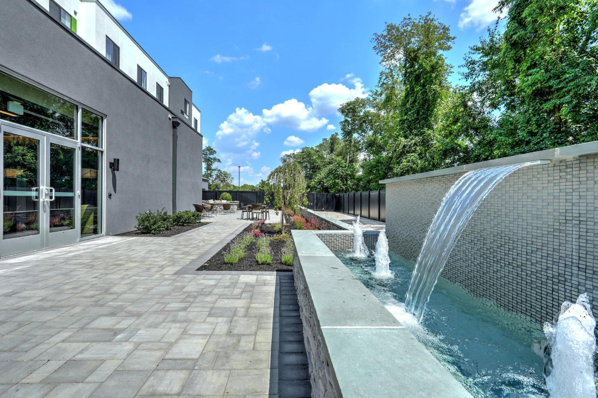 Courtyard By Marriott Deptford Almonesson Exterior foto