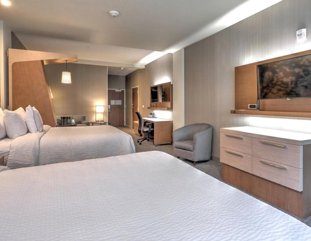 Courtyard By Marriott Deptford Almonesson Exterior foto
